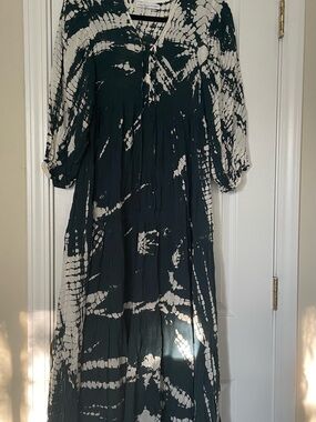 Young Fabulous & Broke Dark Green & Cream Tie-Dye Maxi Dress